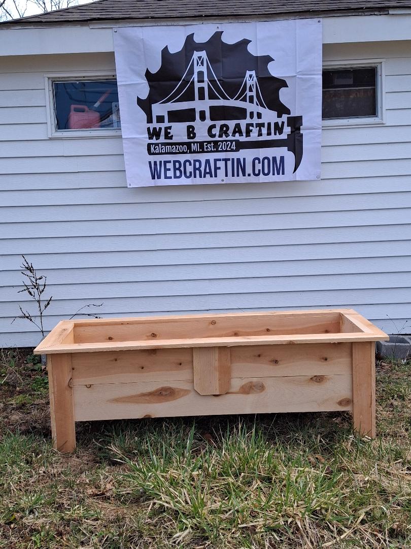 Low Cedar Garden Planter